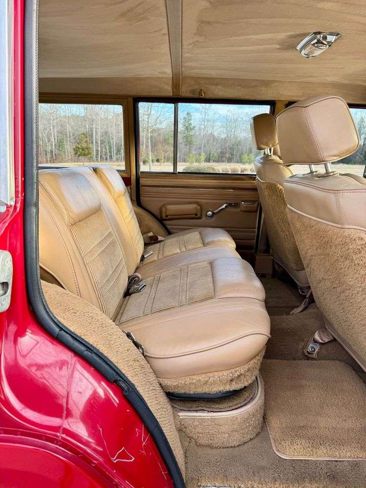 1987 Jeep Grand Wagoneer