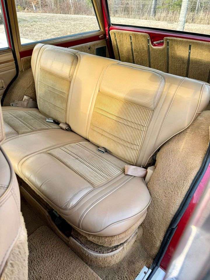 1987 Jeep Grand Wagoneer