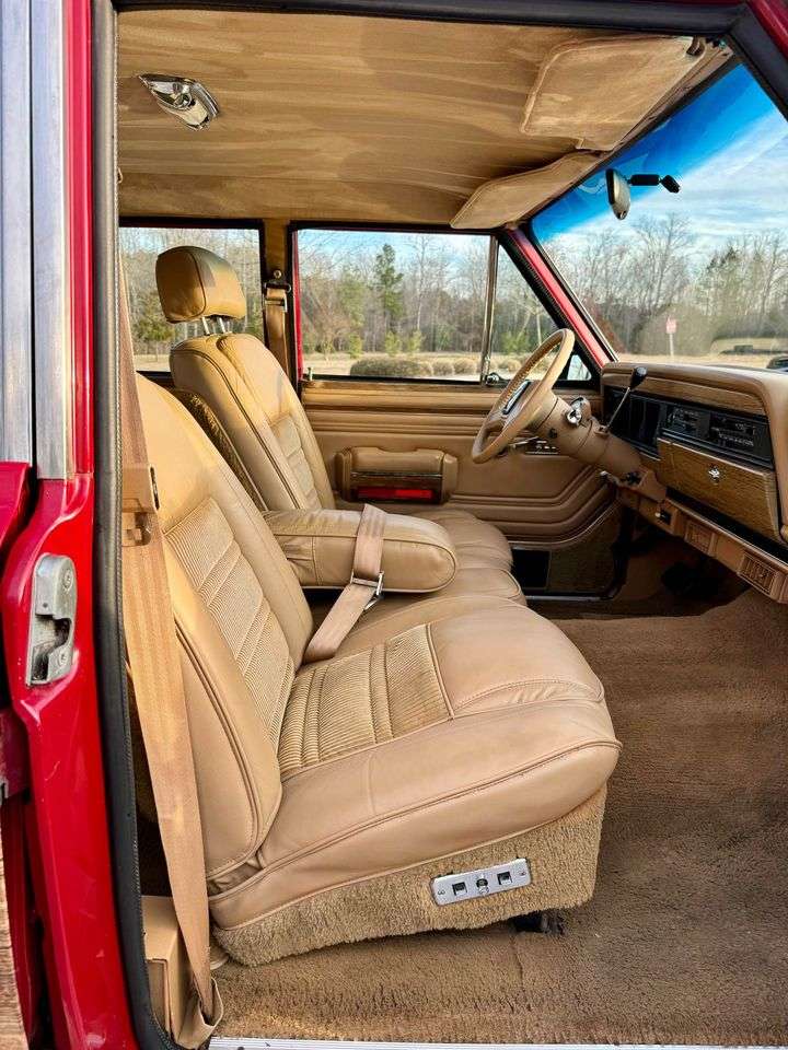 1987 Jeep Grand Wagoneer