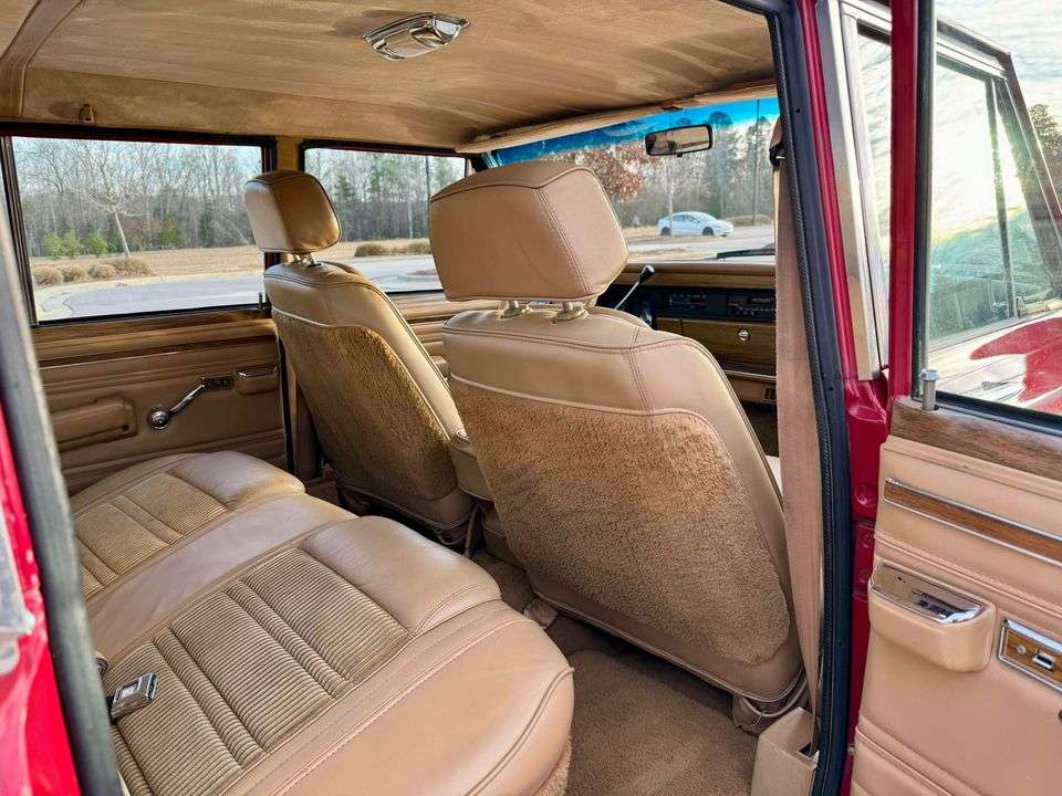 1987 Jeep Grand Wagoneer