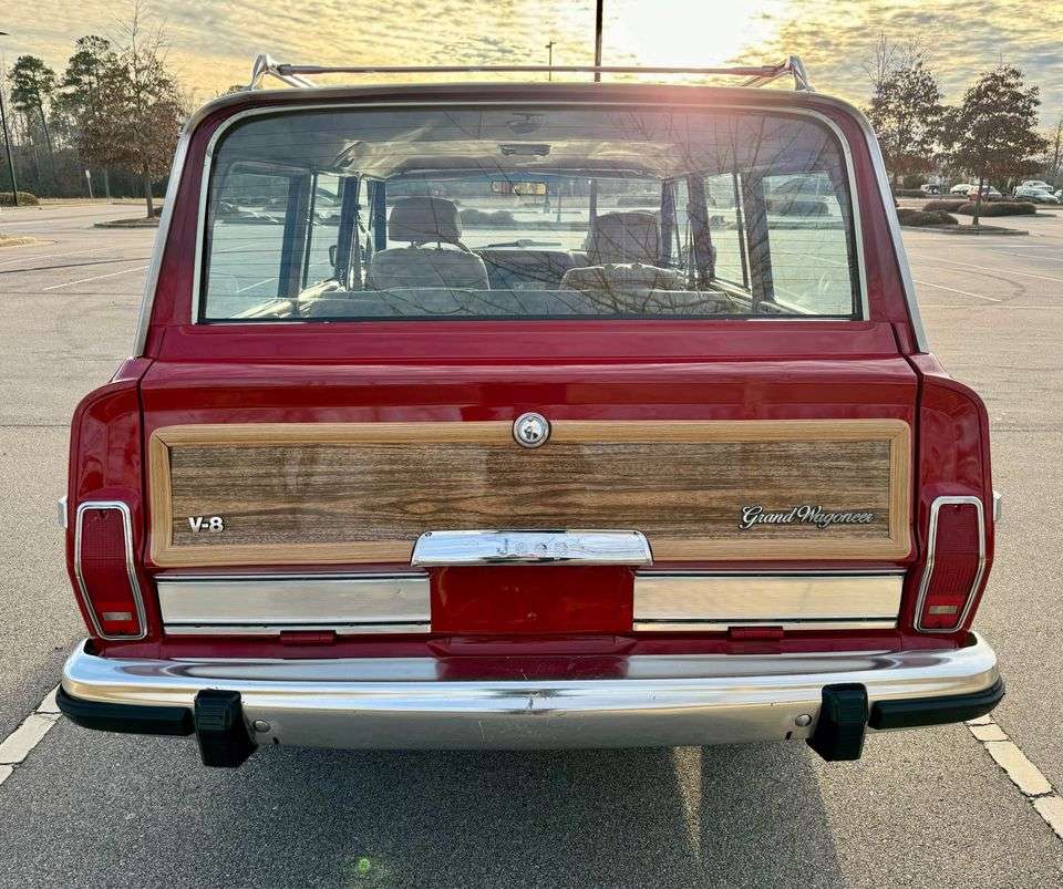 1987 Jeep Grand Wagoneer