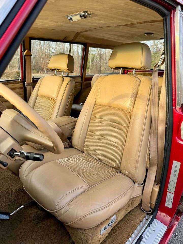 1987 Jeep Grand Wagoneer