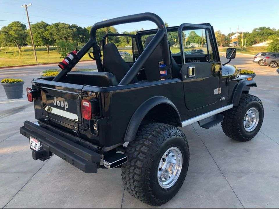1983 Jeep CJ-7 Laredo 350 V8