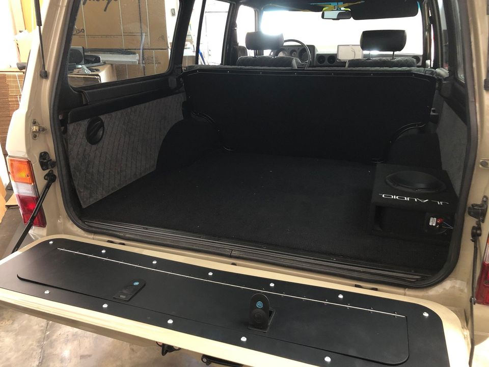 1983 Toyota Land Cruiser FJ60 with an LS3 swap