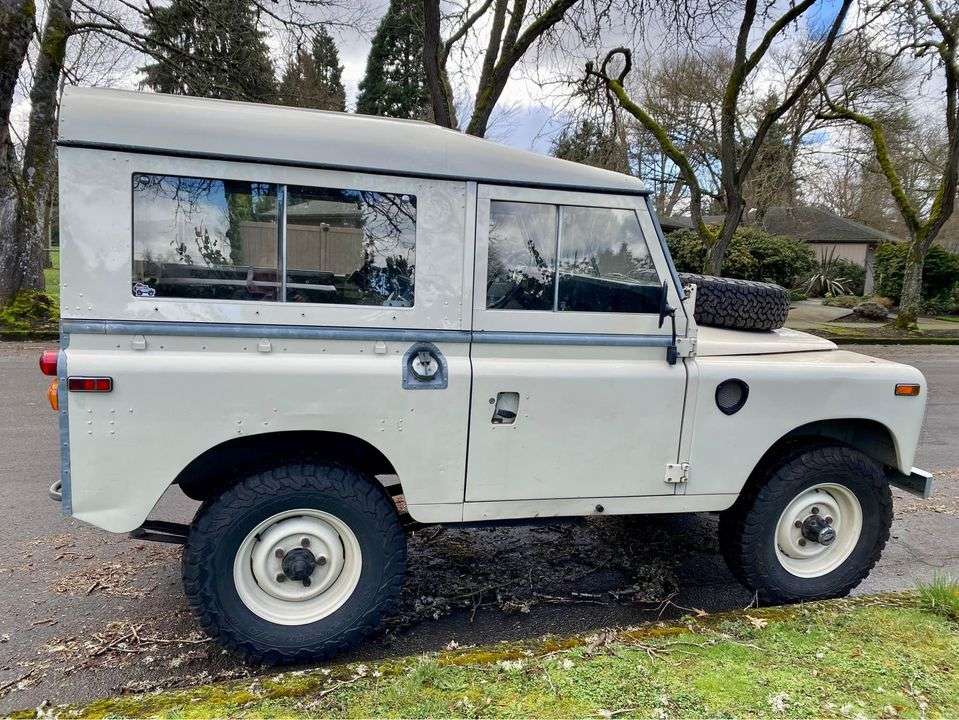 1973 Land Rover Series III 88 US Spec