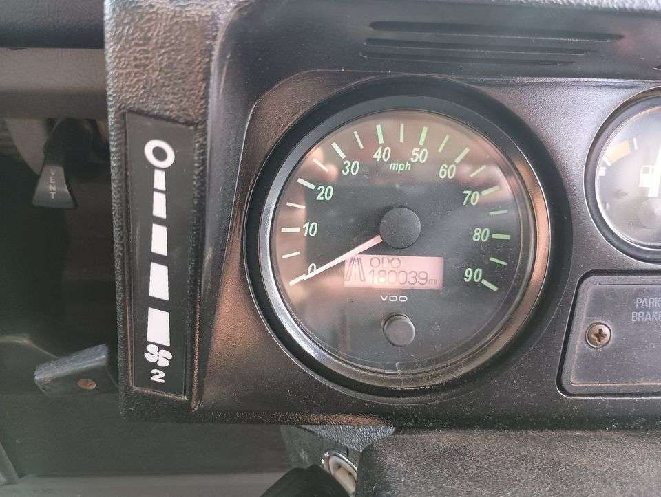1997 Land Rover Defender 110 2.8L Pickup