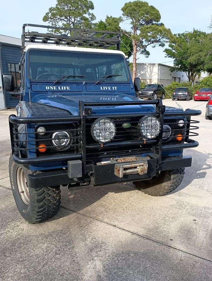 1997 Land Rover Defender 110 2.8L Pickup