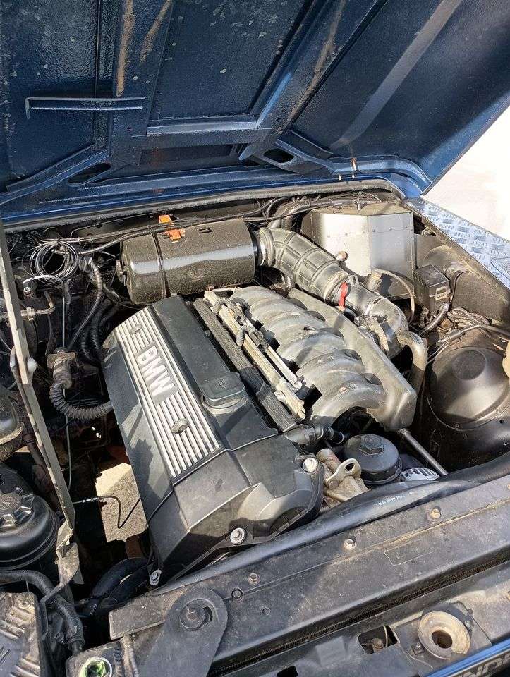 1997 Land Rover Defender 110 2.8L Pickup