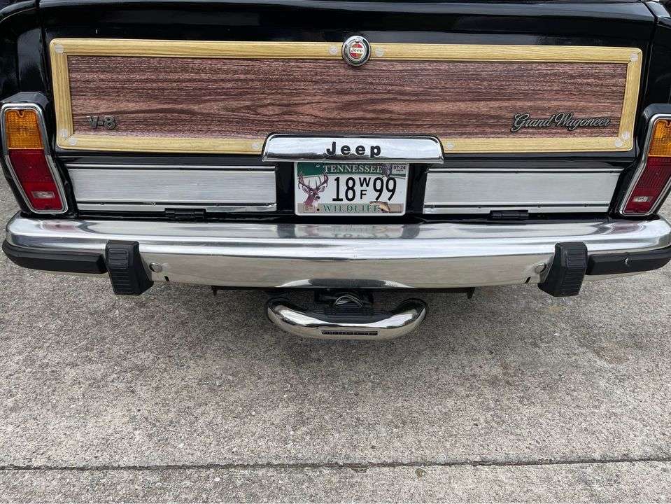 1988 Jeep Grand Wagoneer
