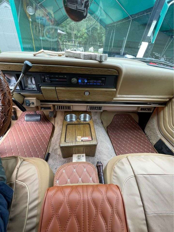 1988 Jeep Grand Wagoneer