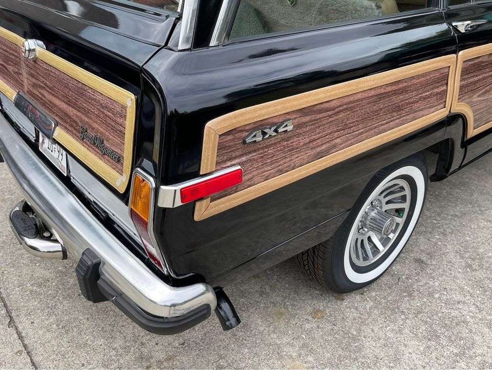 1988 Jeep Grand Wagoneer