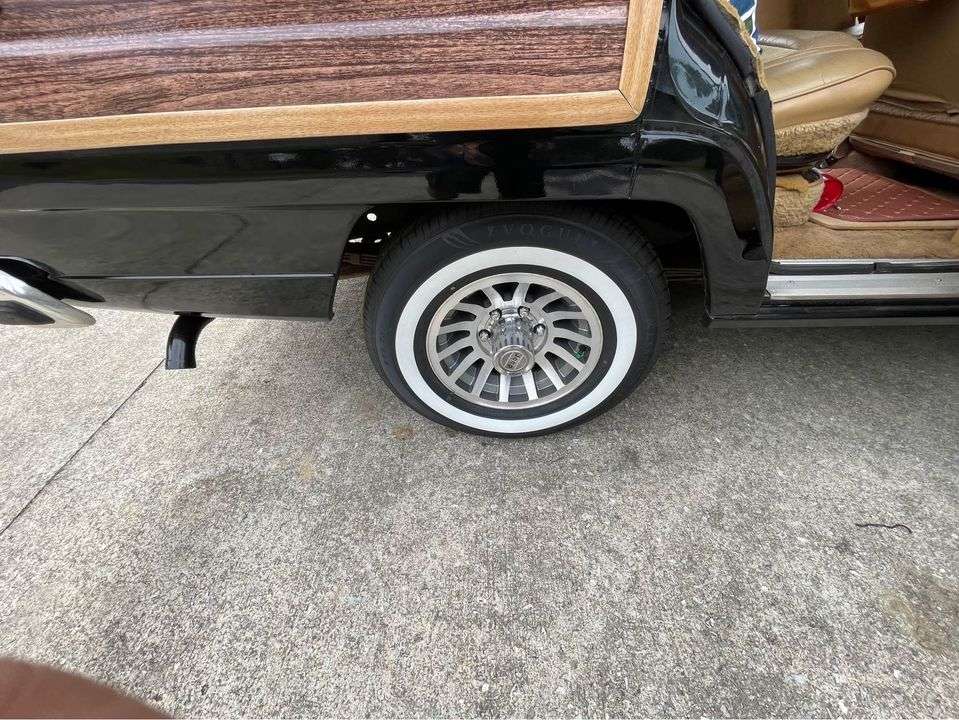 1988 Jeep Grand Wagoneer