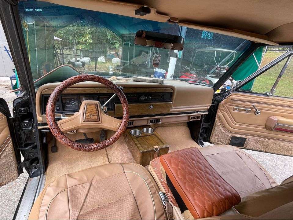 1988 Jeep Grand Wagoneer