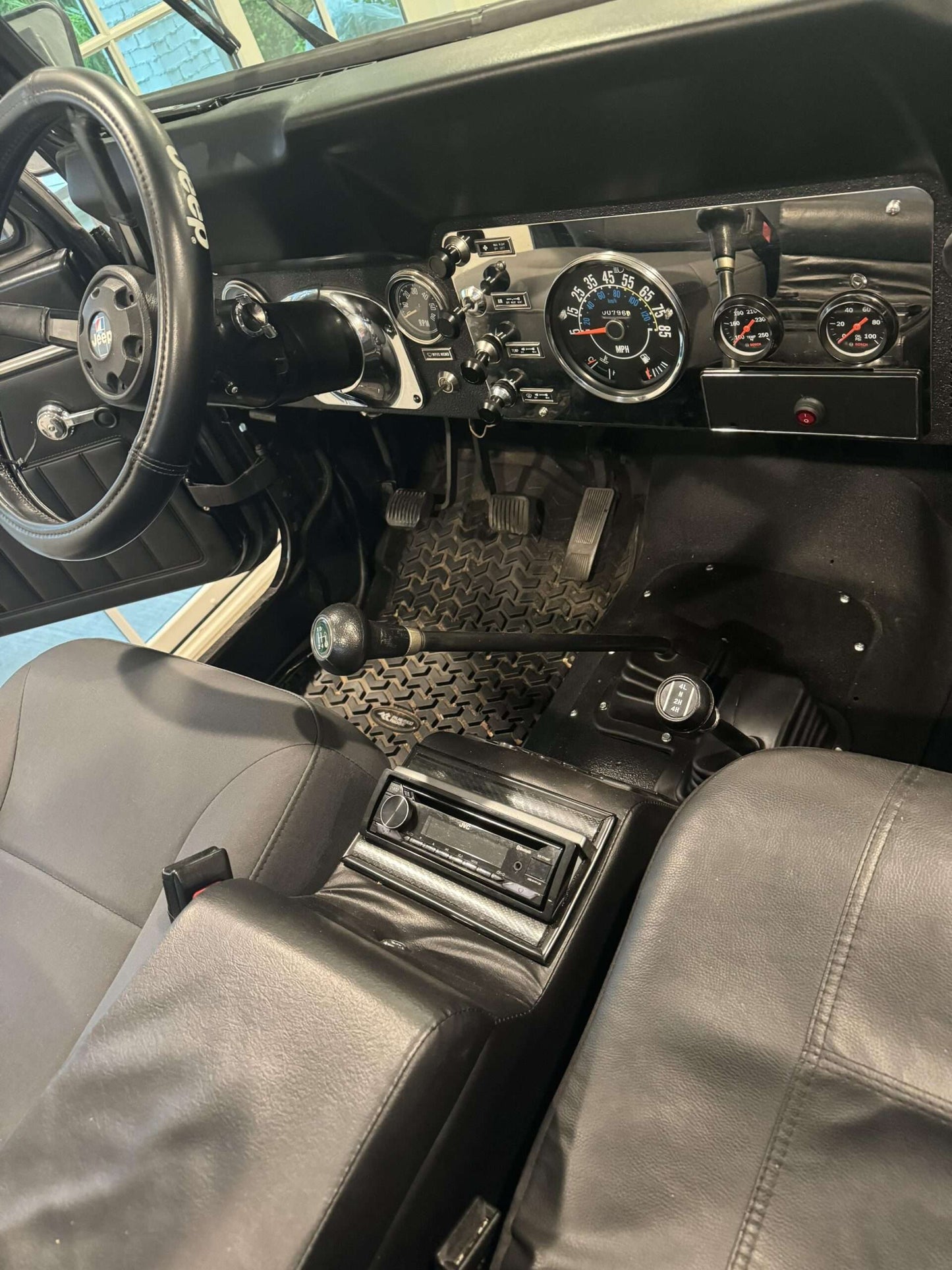 1983 Jeep CJ-7 Laredo 350 V8