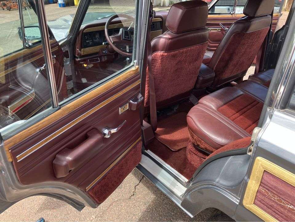 1991 Jeep Grand Wagoneer Final Edition