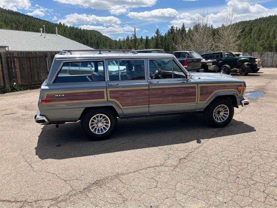 1991 Jeep Grand Wagoneer Final Edition