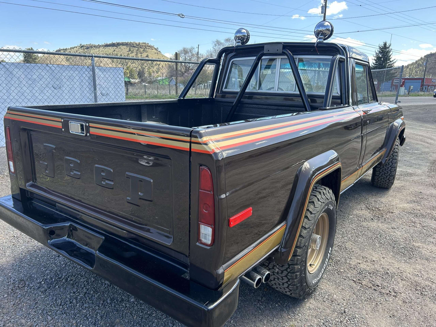 1979 Jeep J10 Golden Eagle