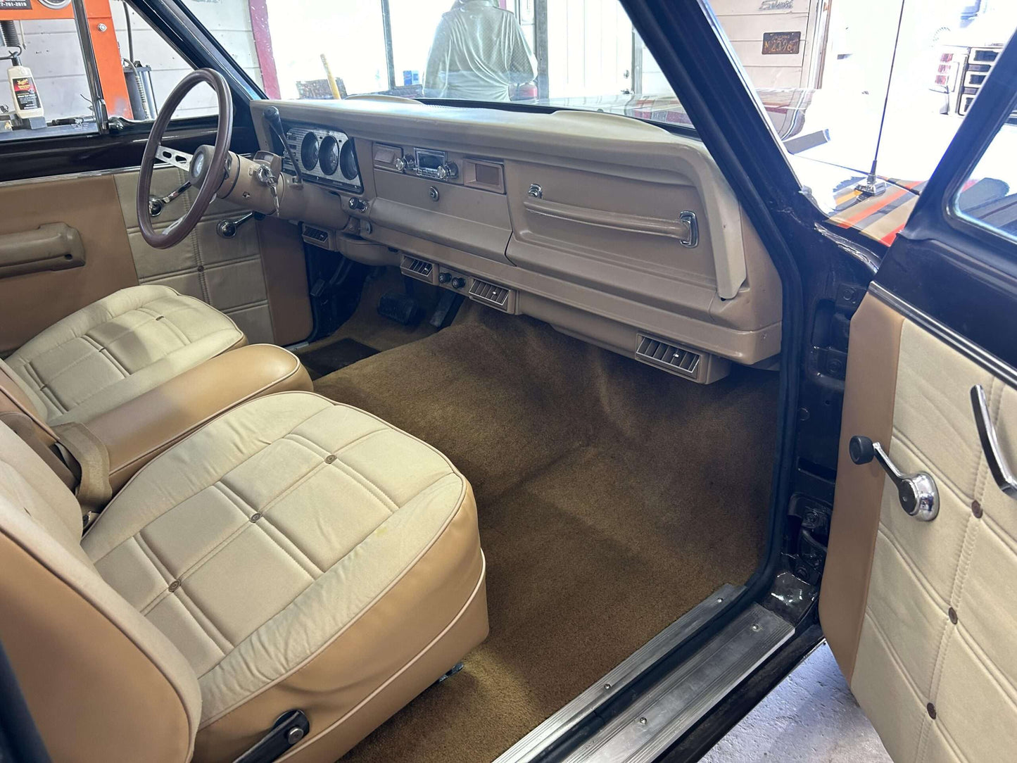 1979 Jeep J10 Golden Eagle