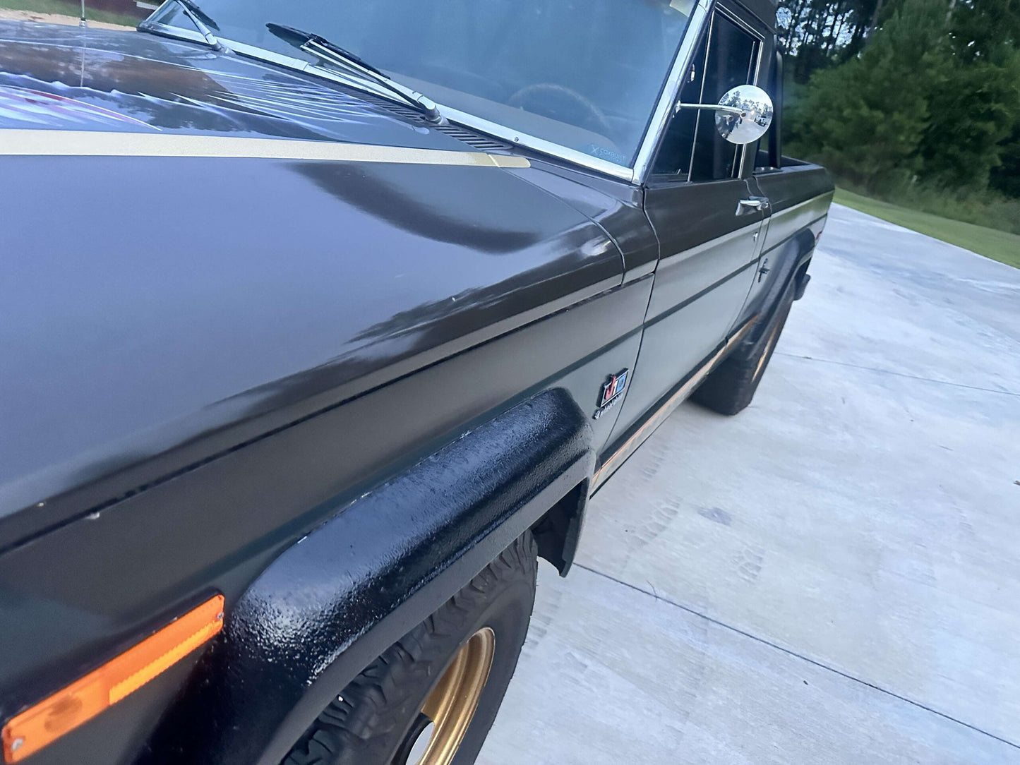 1977 Jeep J10 Golden Eagle