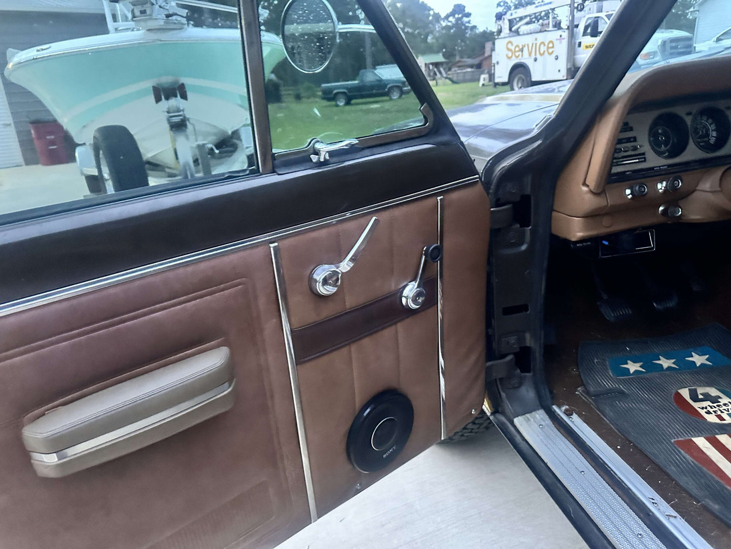 1977 Jeep J10 Golden Eagle