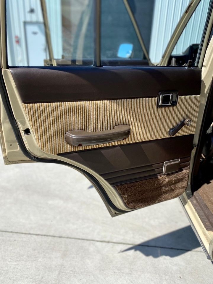 1985 Toyota Land Cruiser FJ60 4-Speed