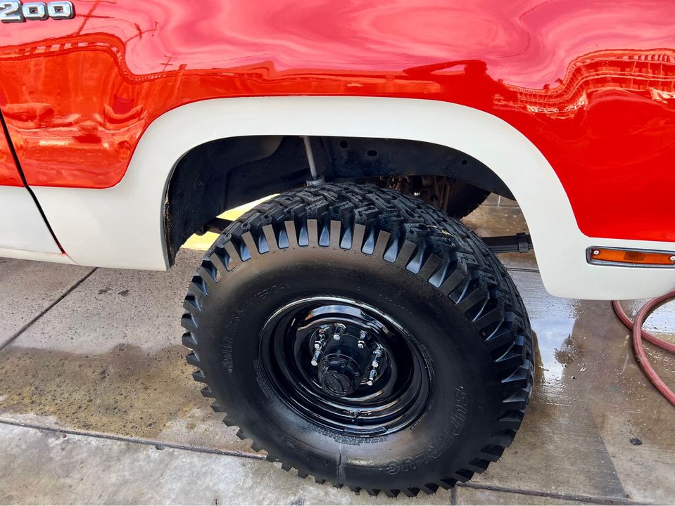 1973 Dodge W200 Power Wagon