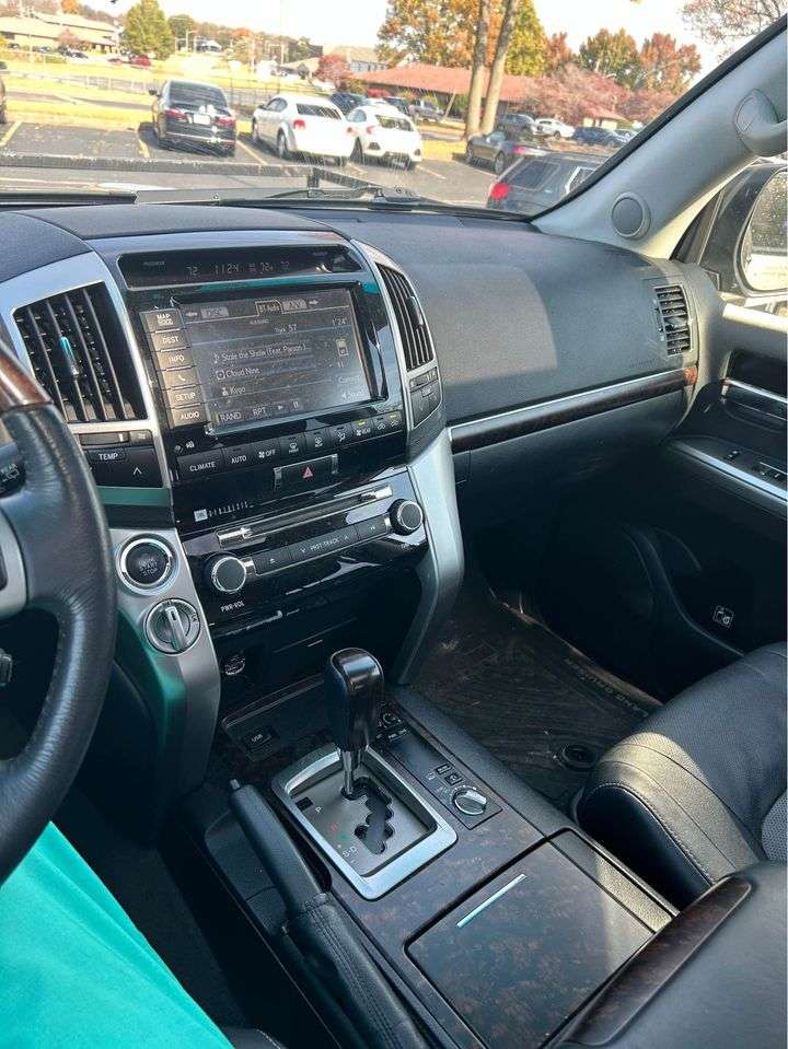 2015 Toyota Land Cruiser 200 Series