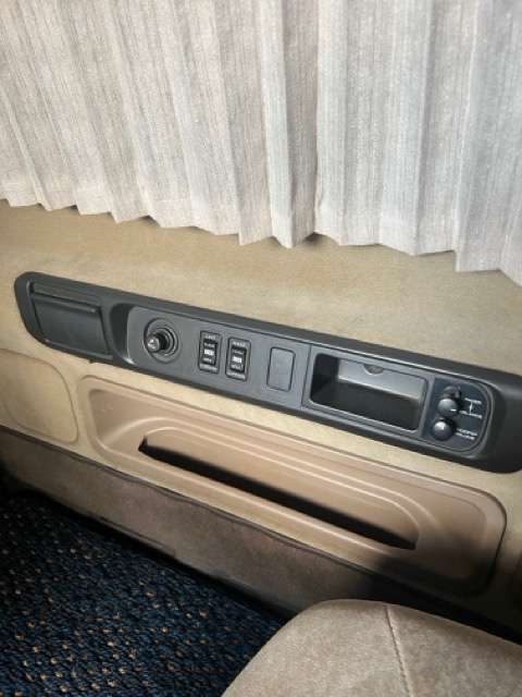 1995 Nissan Caravan Royal - JDM RHD