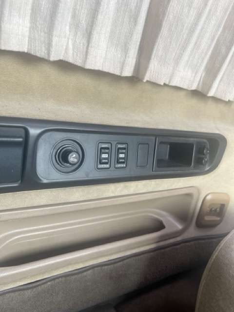 1995 Nissan Caravan Royal - JDM RHD
