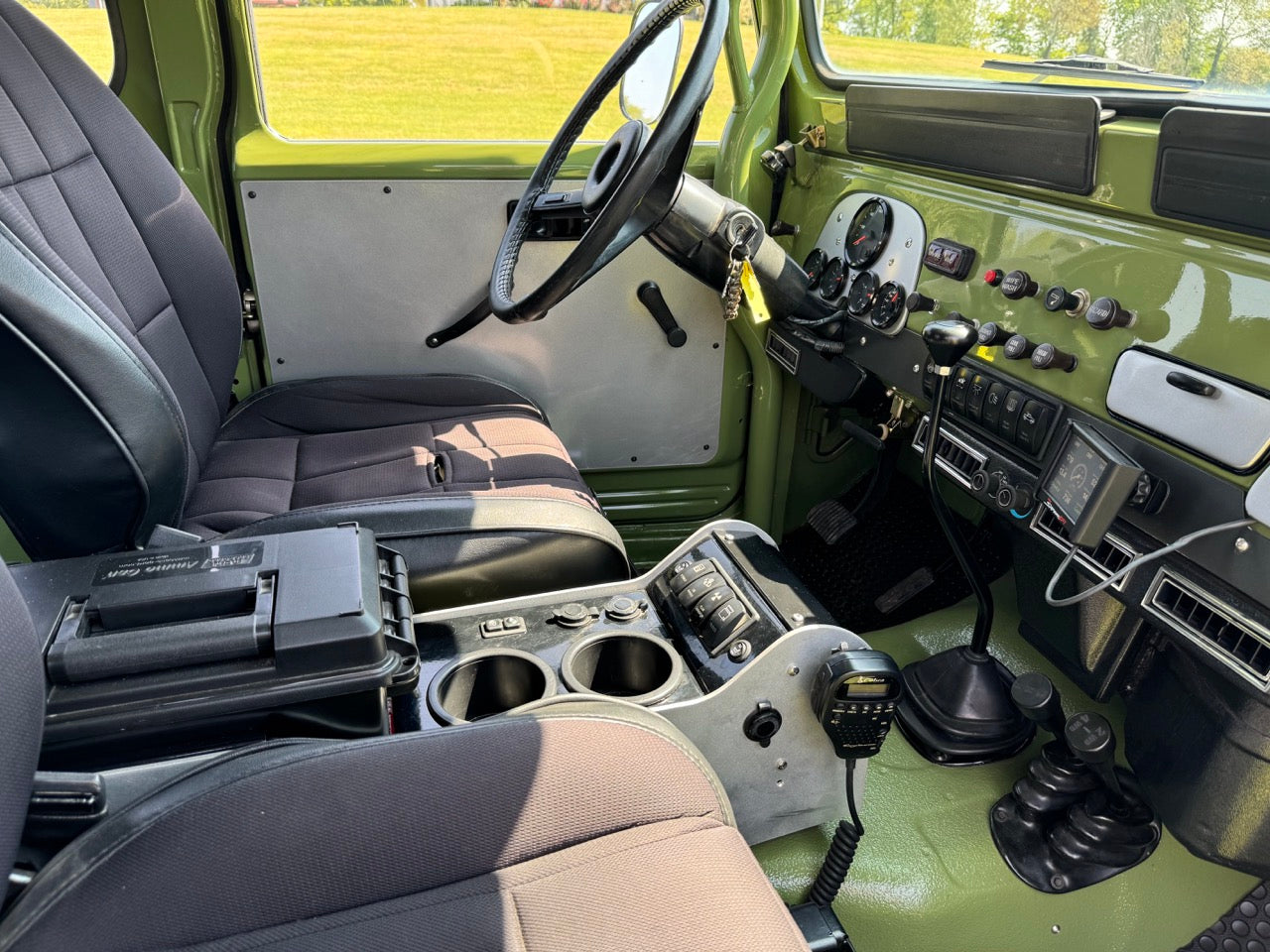 1977 Toyota FJ40 V8