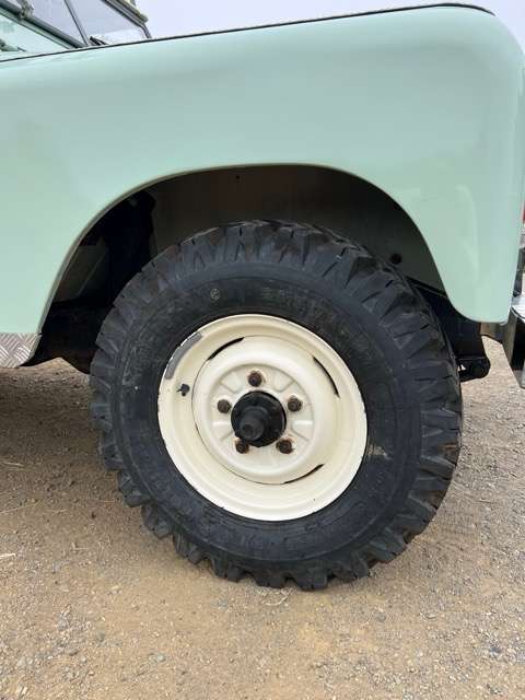 1973 Land Rover Series IIA 88 (Prior Restoration)
