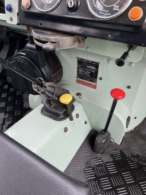 1973 Land Rover Series IIA 88 (Prior Restoration)