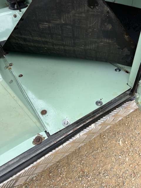 1973 Land Rover Series IIA 88 (Prior Restoration)