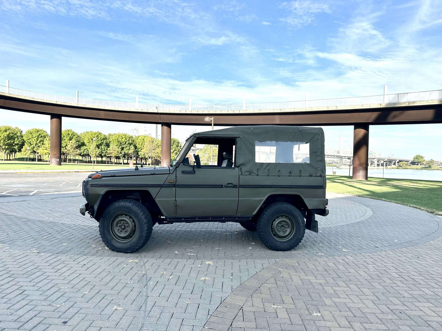 1985 Mercedes Benz 240 GD Ex-Military