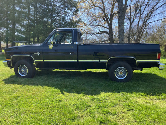 1987 Chevrolet Silverado 4x4 2 Owner 70k Mile