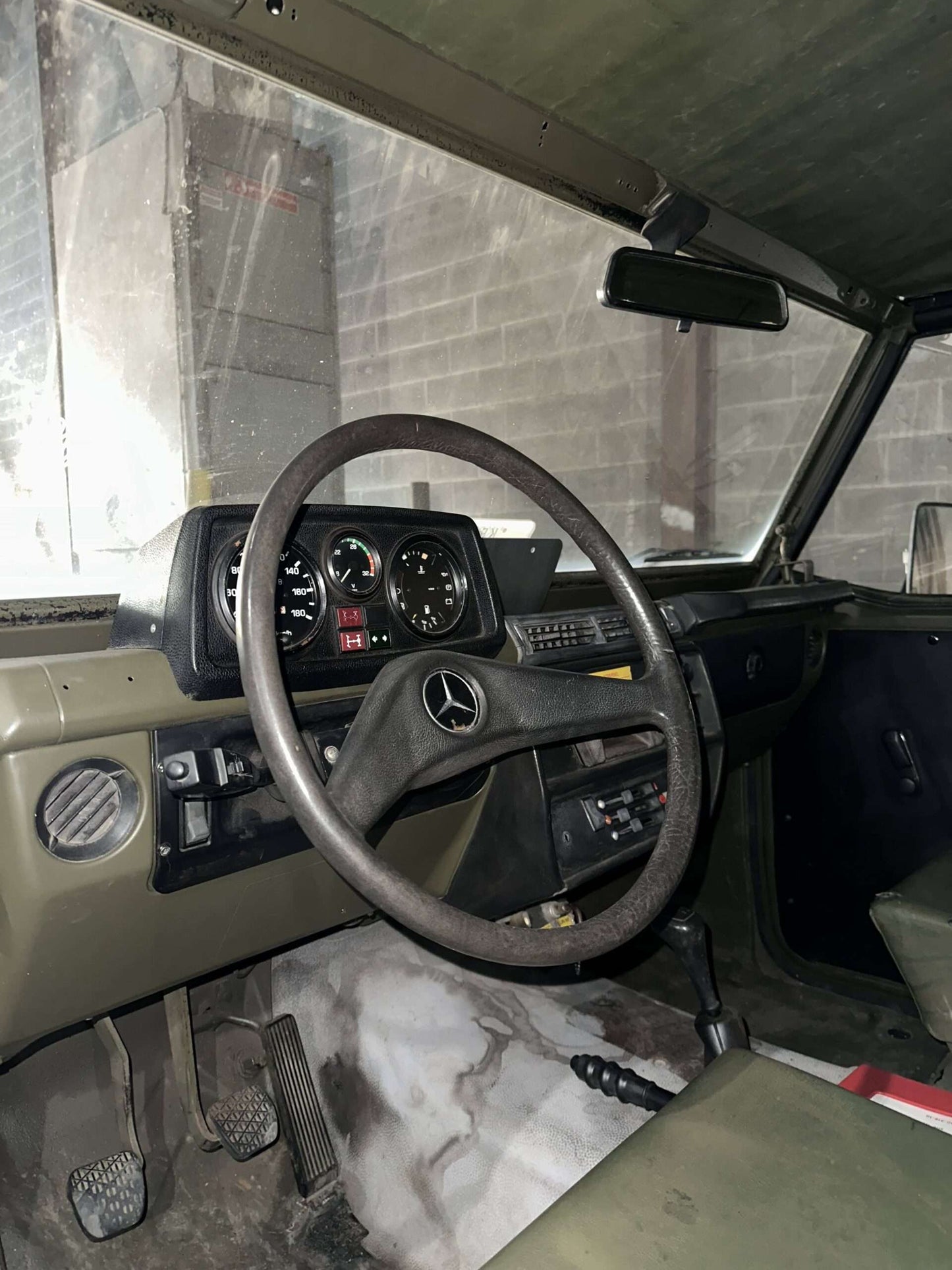1985 Mercedes Benz 240 GD Ex-Military