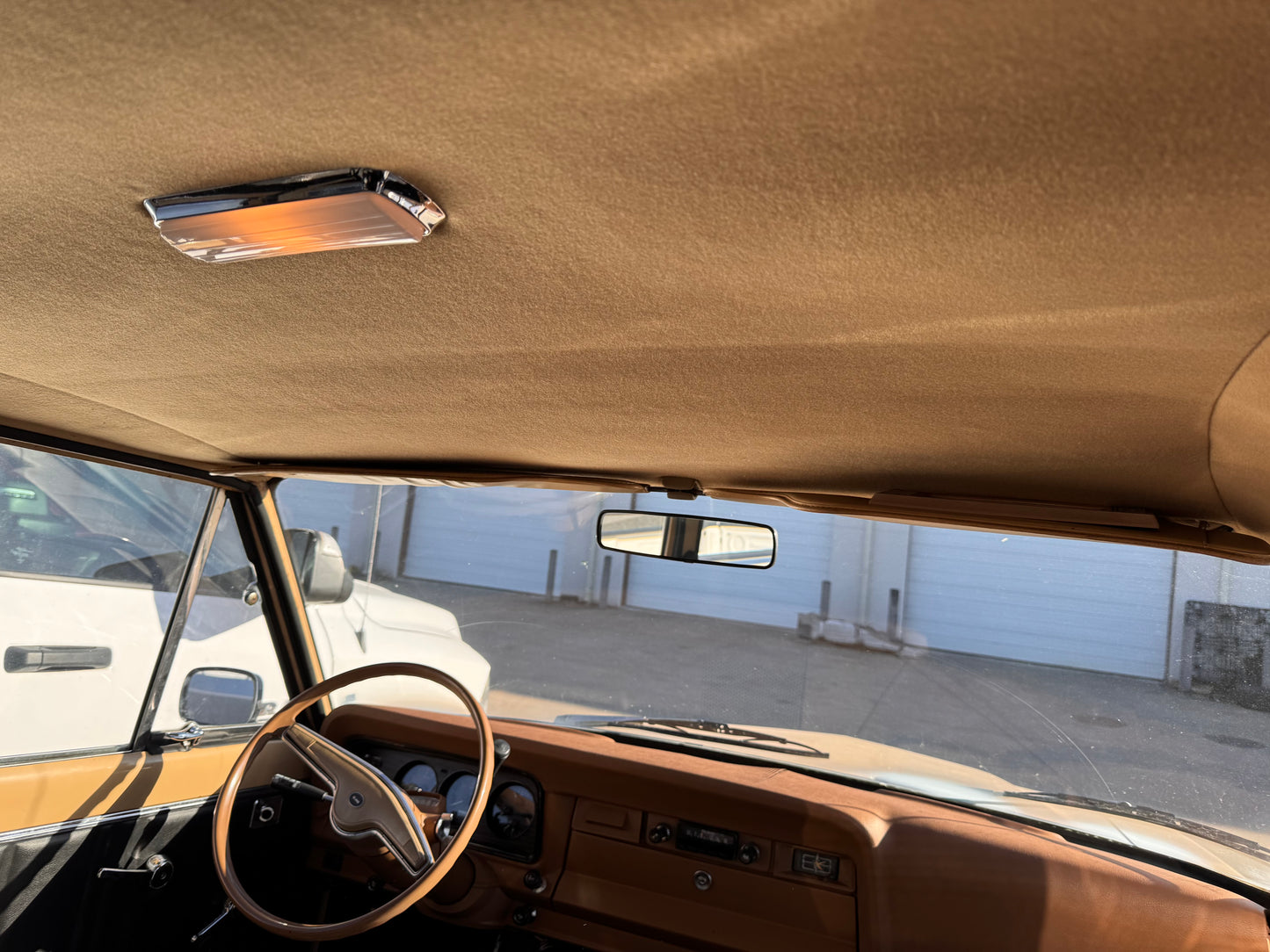 1976 Jeep Wagoneer V8 + Refurbished