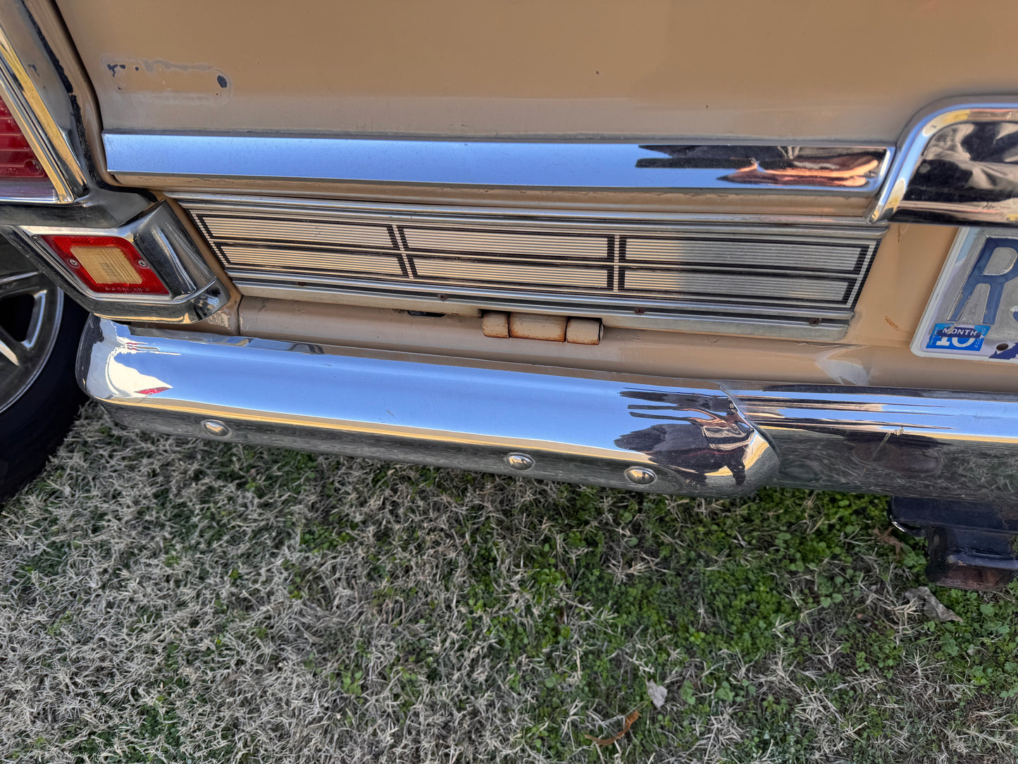 1976 Jeep Wagoneer V8 + Refurbished