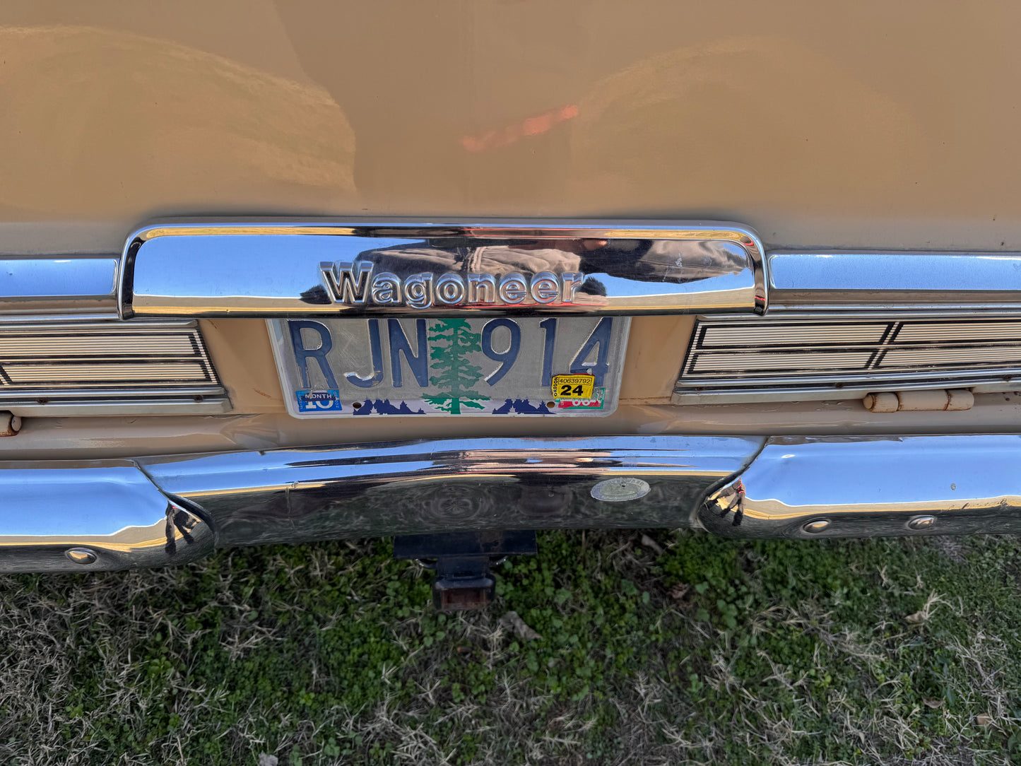 1976 Jeep Wagoneer V8 + Refurbished