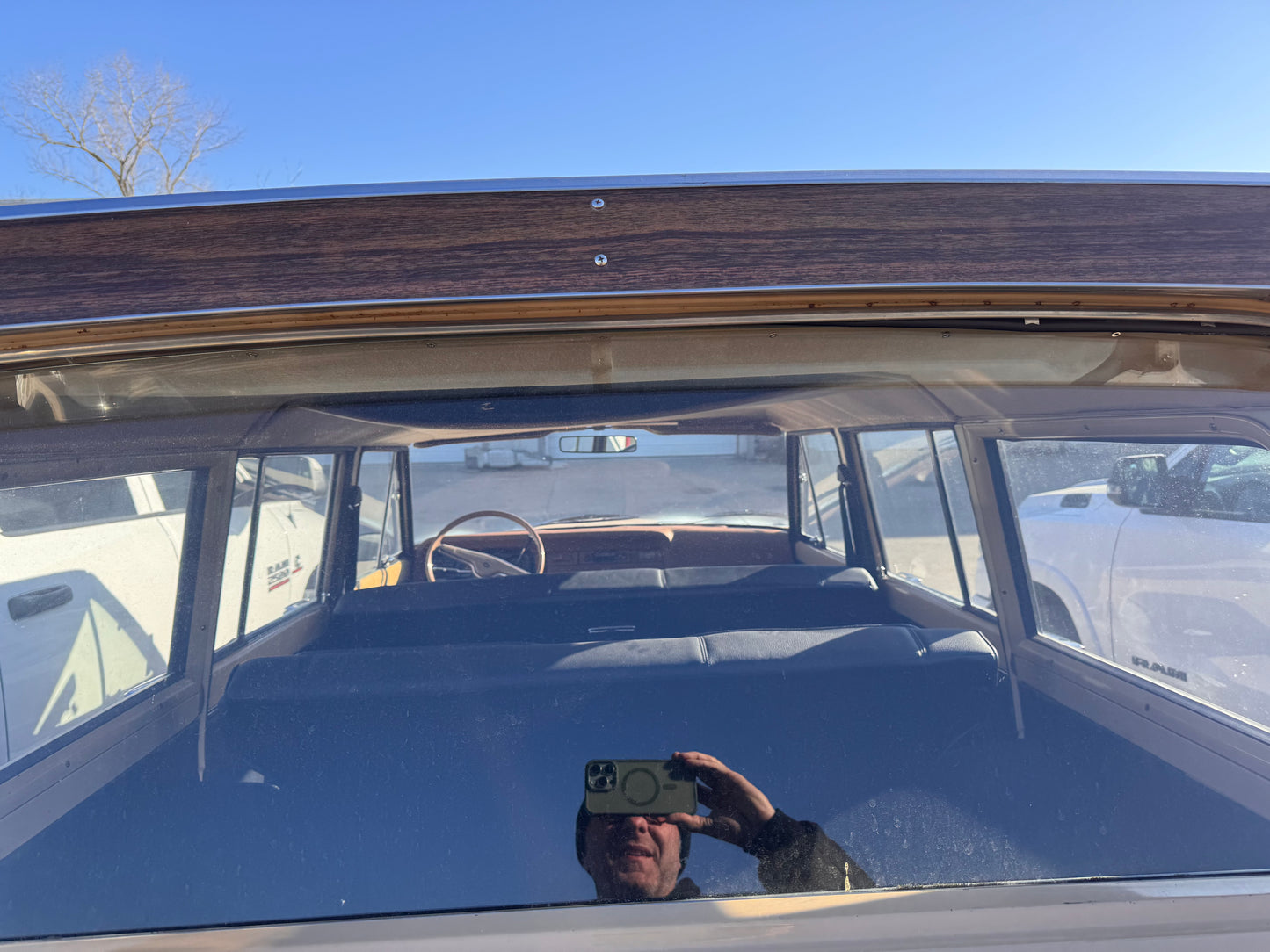 1976 Jeep Wagoneer V8 + Refurbished