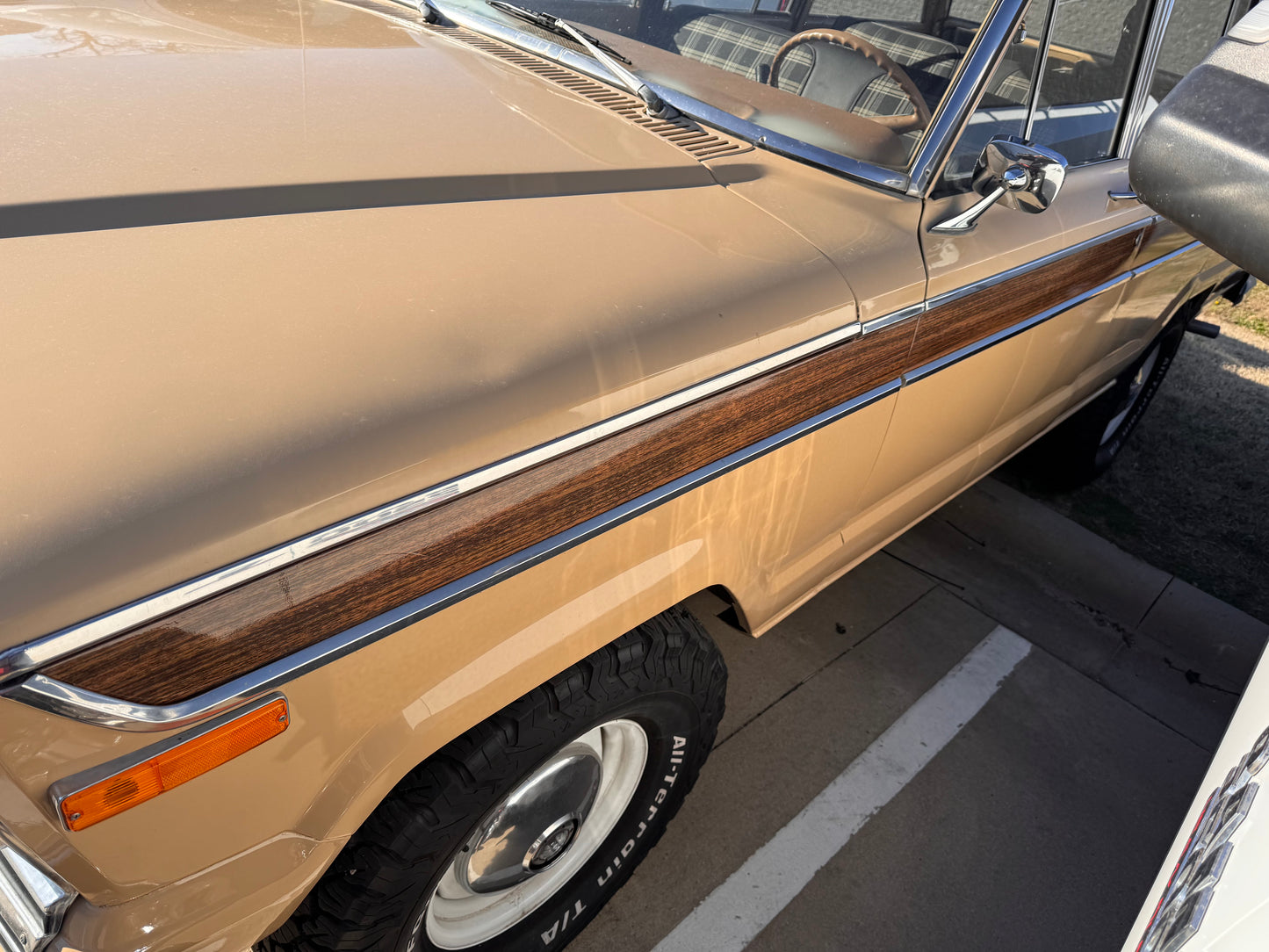 1976 Jeep Wagoneer V8 + Refurbished