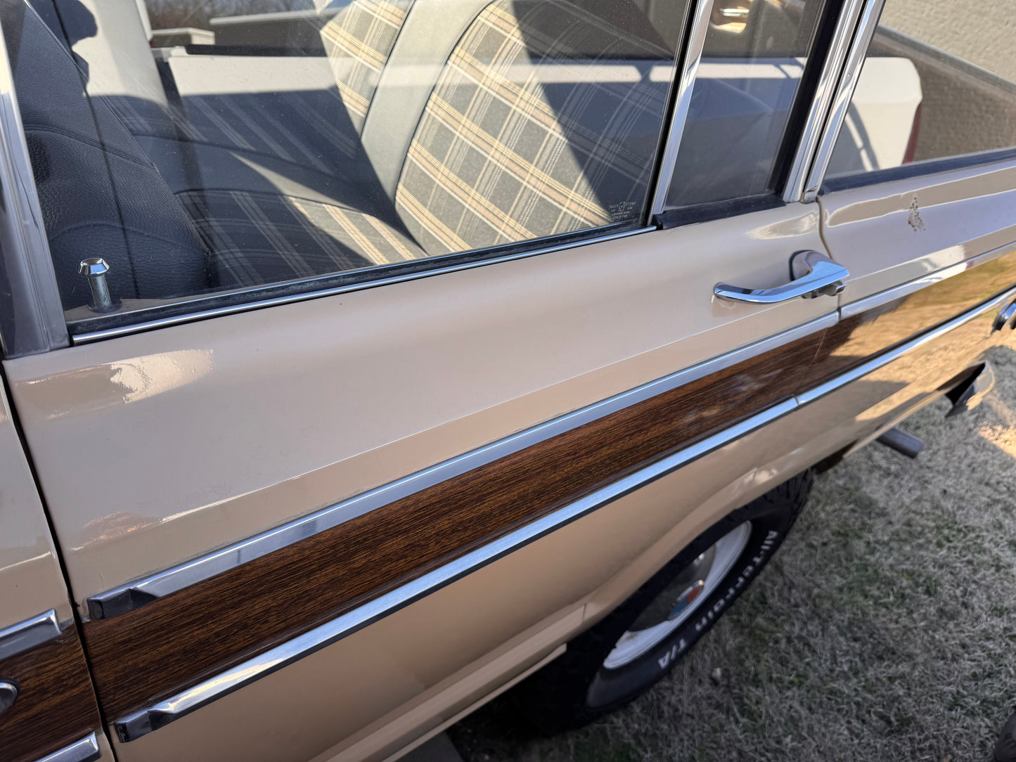 1976 Jeep Wagoneer V8 + Refurbished