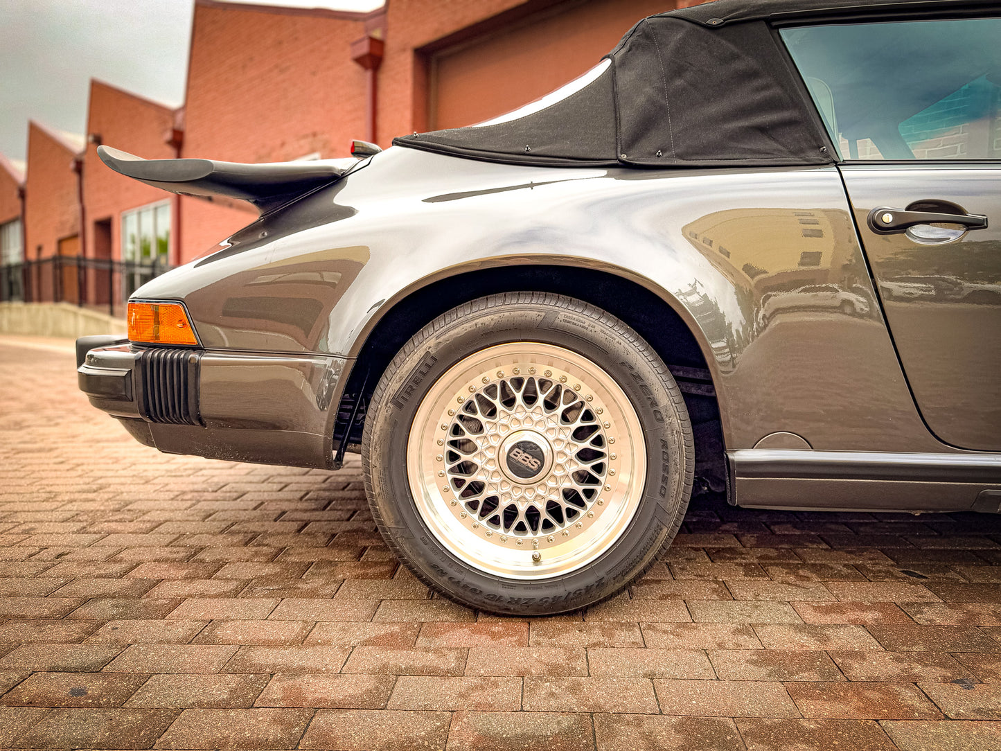 1989 Porsche 911 Carrera Cabriolet