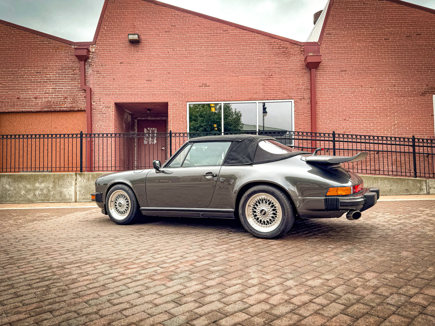 1989 Porsche 911 Carrera Cabriolet