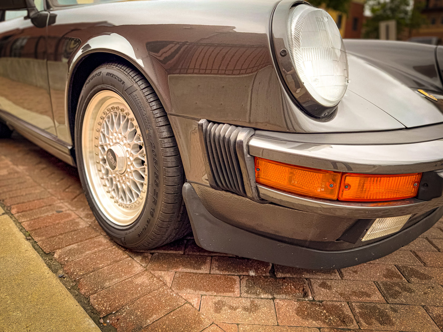1989 Porsche 911 Carrera Cabriolet