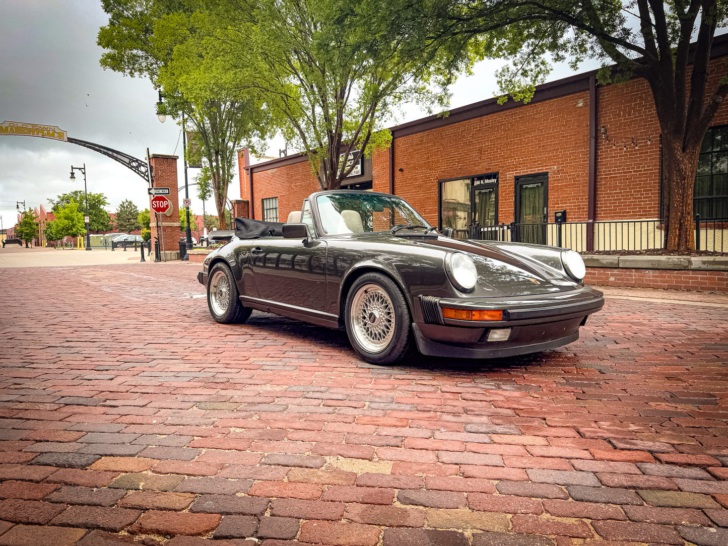 1989 Porsche 911 Carrera Cabriolet