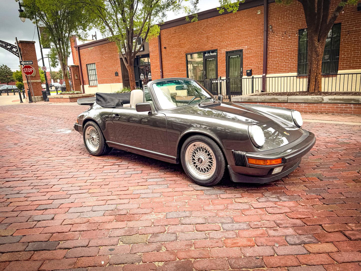 1989 Porsche 911 Carrera Cabriolet