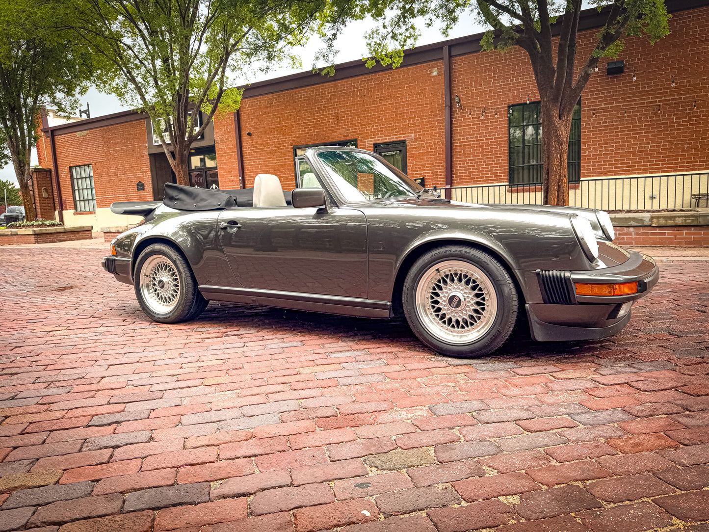 1989 Porsche 911 Carrera Cabriolet