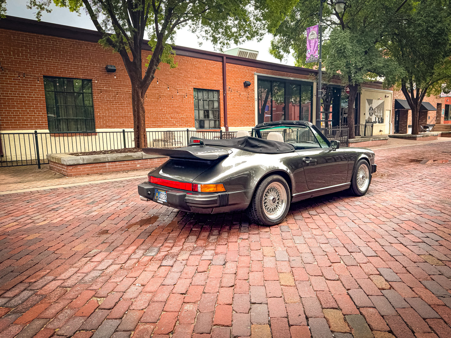1989 Porsche 911 Carrera Cabriolet