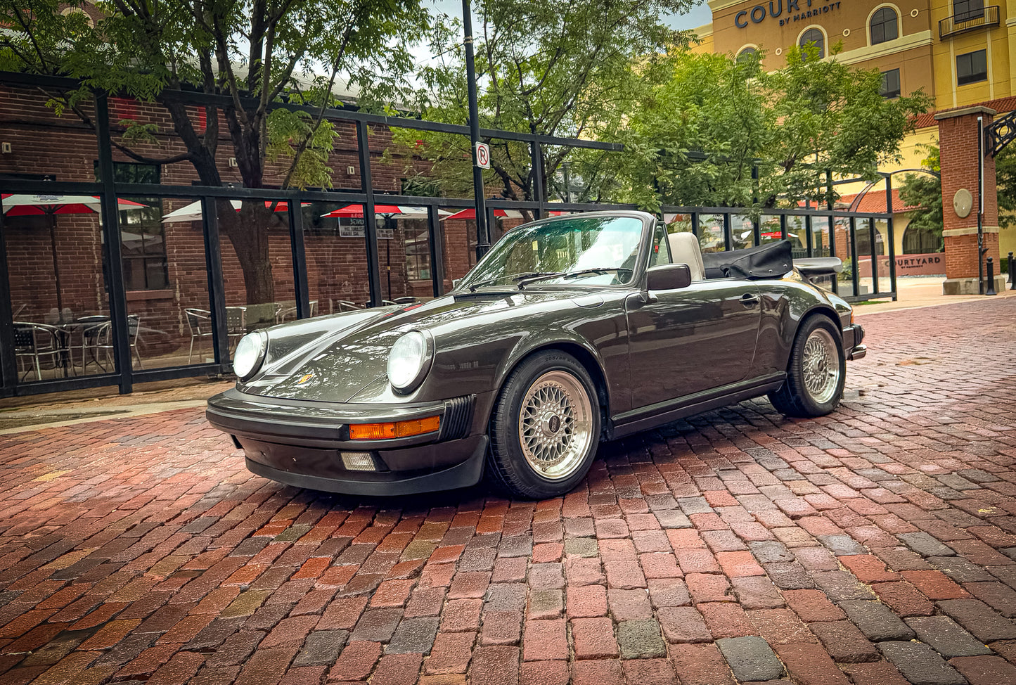 1989 Porsche 911 Carrera Cabriolet